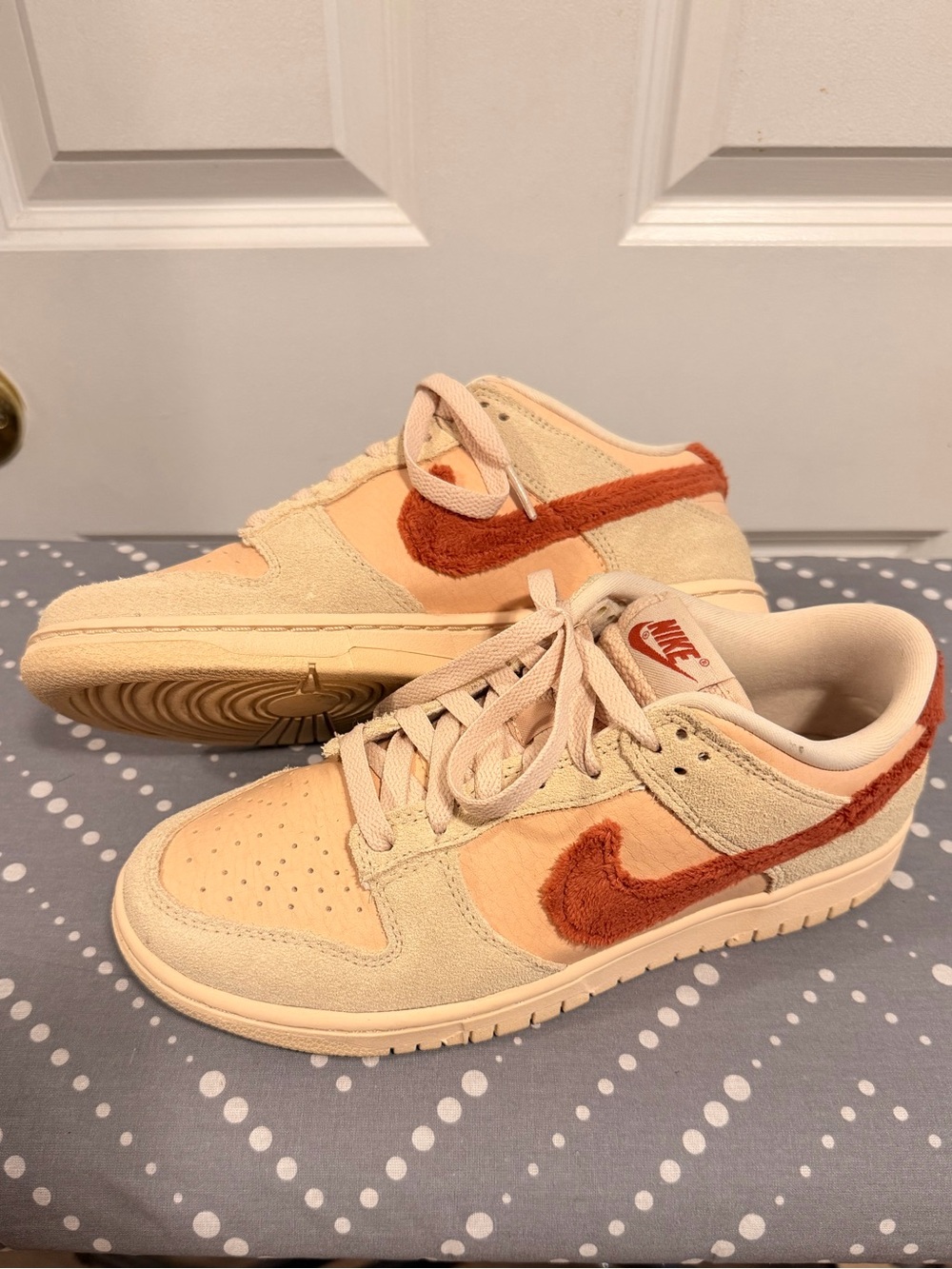 Nike Women’s Low-Top Sneakers in Peach and Rust Orange